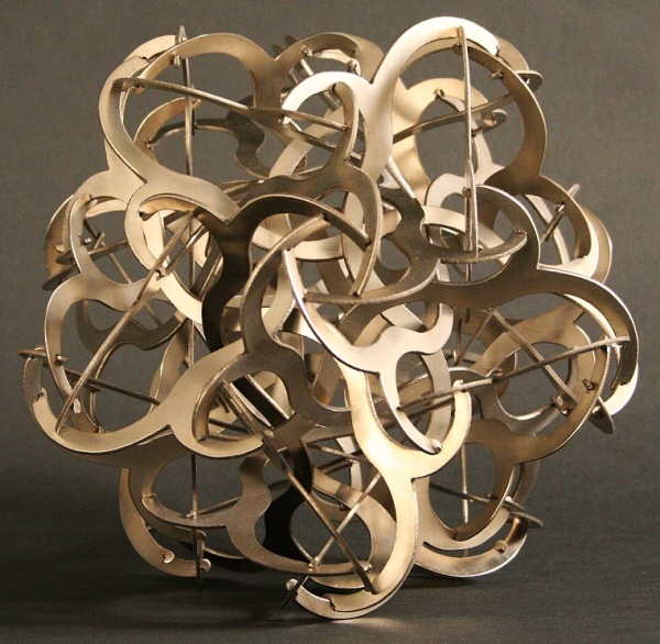 Outdoor, bronze, metal garden, stainless steel, animal, wooden, and contemporary sculpture featured on Creative Tempest.